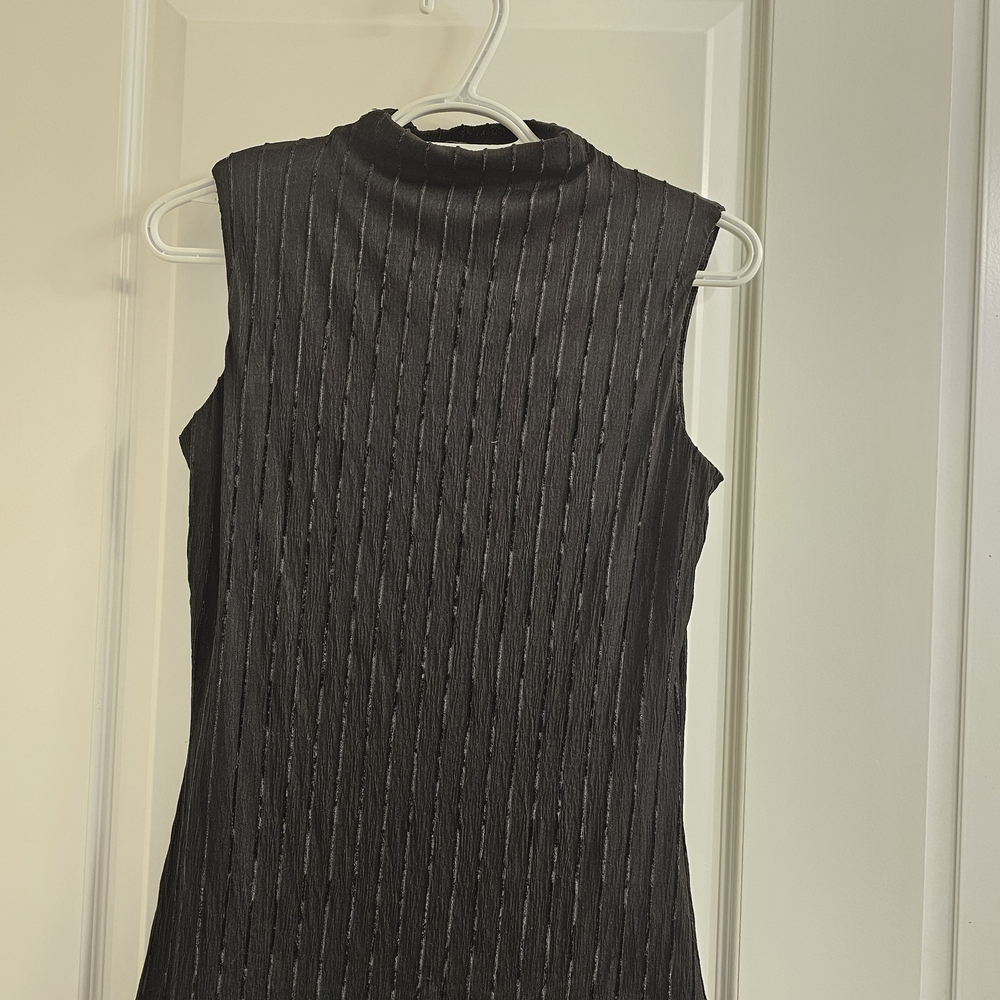 Suzy Shier Black Sleeveless Ribbed Top